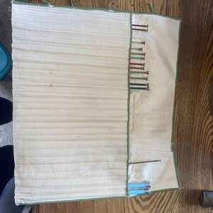 BOYE Knitting Needles And Carrying Case